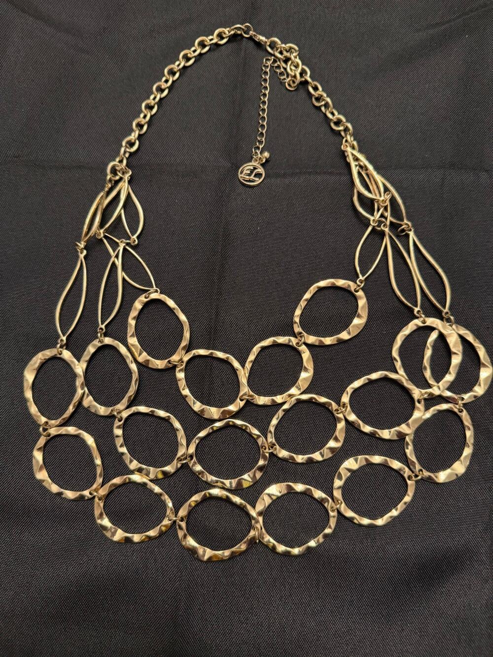 Erica Lyons 3 layer gold tone necklace interlocking hammered rings and ovals 20"